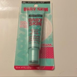 Maybelline baby skin instant pore eraser.